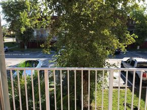 260 NW 107th Ave 207, Miami FL 33172