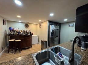 9412 NW 39th St, Sunrise FL 33351