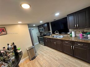 9412 NW 39th St, Sunrise FL 33351