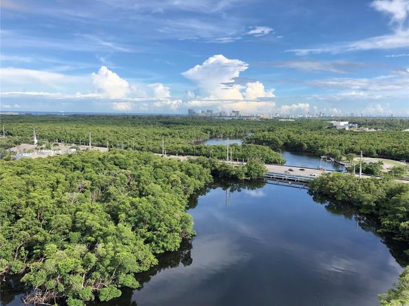 16385 Biscayne Blvd 3003, North Miami Beach FL 33160