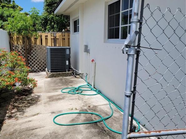 14730 SW 142nd St, Miami FL 33196