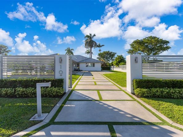 10 SW 124th Ave, Miami FL 33184