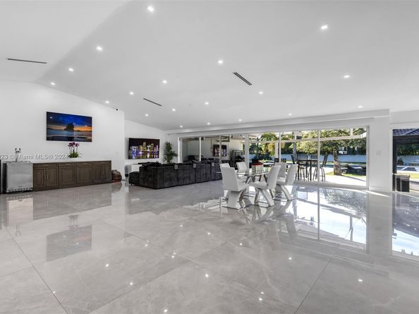 10 SW 124th Ave, Miami FL 33184