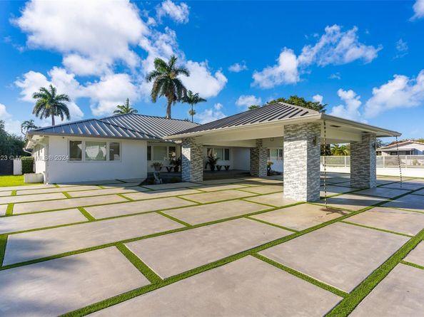10 SW 124th Ave, Miami FL 33184