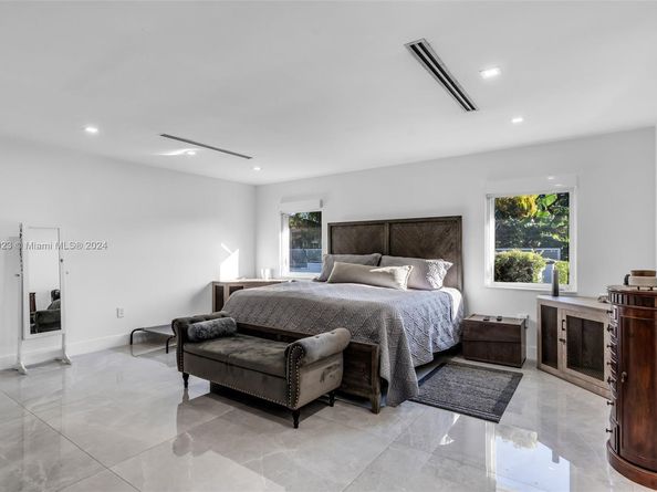 10 SW 124th Ave, Miami FL 33184
