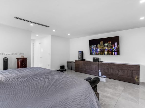 10 SW 124th Ave, Miami FL 33184