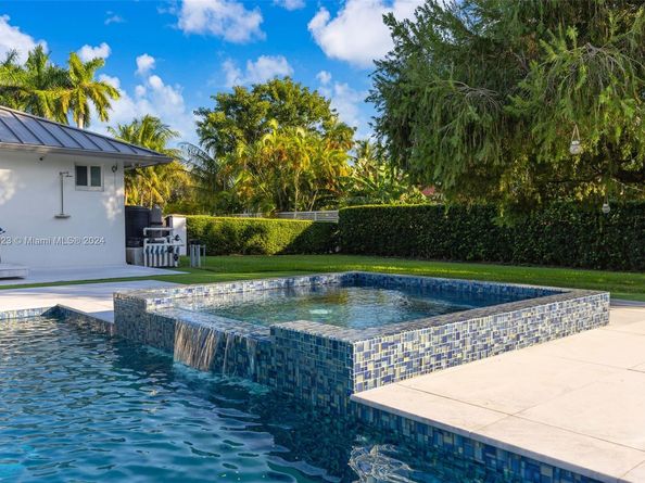 10 SW 124th Ave, Miami FL 33184
