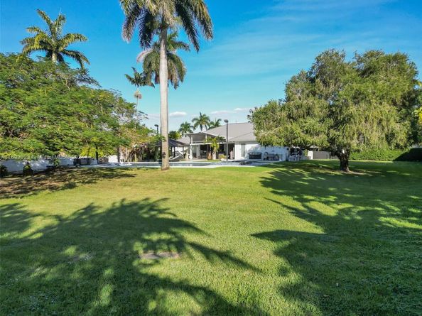 10 SW 124th Ave, Miami FL 33184