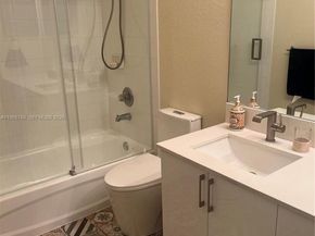 7469 NW 112th Pl, Doral FL 33178