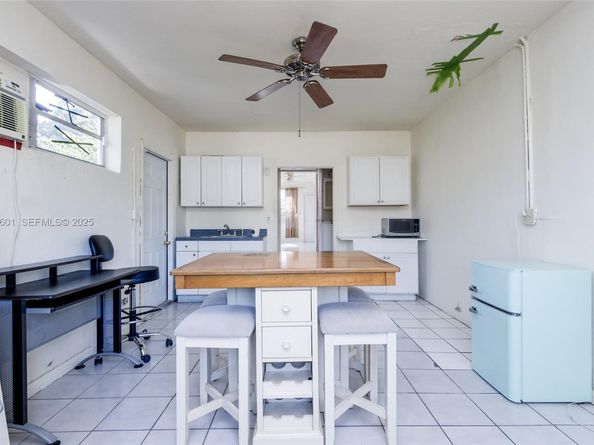 1264 NE 156th St, North Miami Beach FL 33162