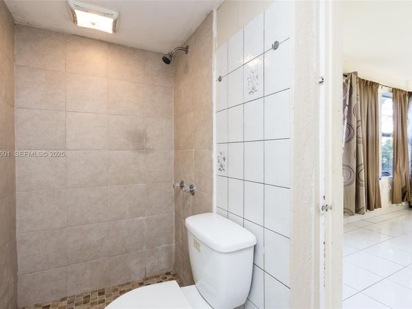 1264 NE 156th St, North Miami Beach FL 33162