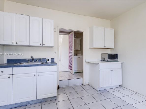 1264 NE 156th St, North Miami Beach FL 33162