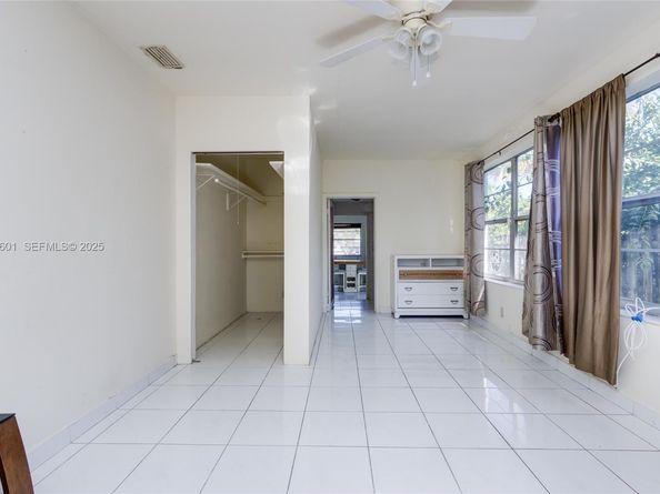 1264 NE 156th St, North Miami Beach FL 33162