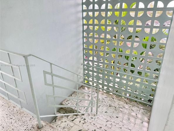 1100 11th St 405, Miami Beach FL 33139