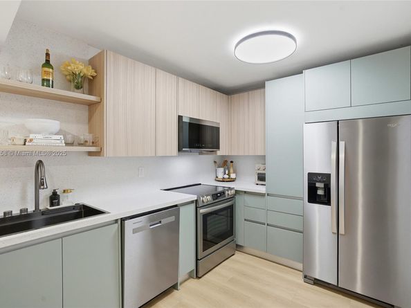 1100 11th St 405, Miami Beach FL 33139