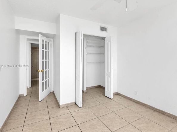 2025 NE 164th St 510, North Miami Beach FL 33162