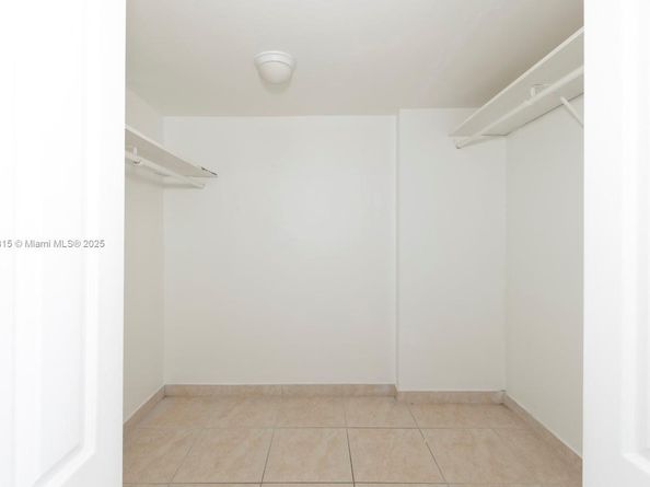 2025 NE 164th St 510, North Miami Beach FL 33162