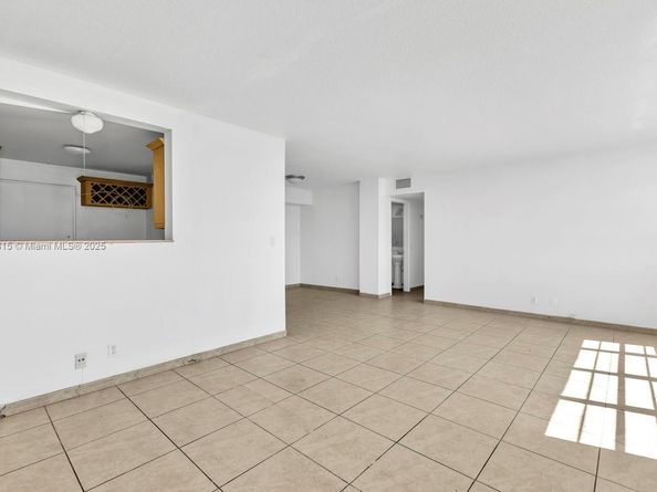 2025 NE 164th St 510, North Miami Beach FL 33162