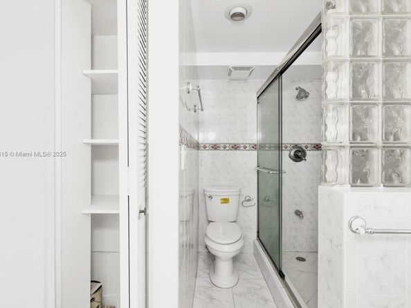 2025 NE 164th St 510, North Miami Beach FL 33162