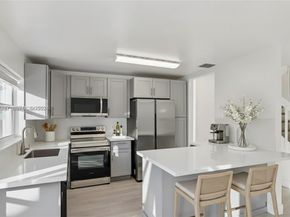 1378 SW 180th Ave, Pembroke Pines FL 33029