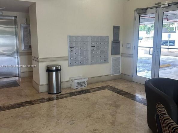 2400 SW 27th Ave 406, Miami FL 33145