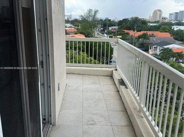2400 SW 27th Ave 406, Miami FL 33145