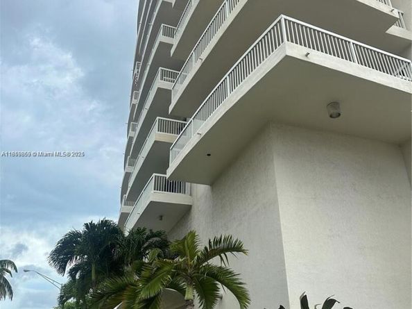 2400 SW 27th Ave 406, Miami FL 33145