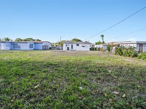 1326 8th St, West Palm Beach FL 33401