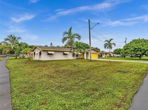 228 SW 5th Ave, Hallandale Beach FL 33009
