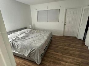 467 Golden Isles Dr 307, Hallandale Beach FL 33009