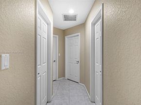1708 NW 126th Dr, Coral Springs FL 33071