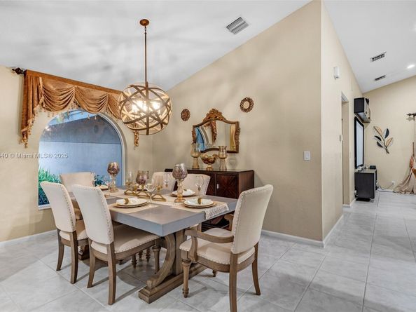 1708 NW 126th Dr, Coral Springs FL 33071