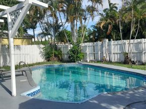 1214 NE 180th St, North Miami Beach FL 33162