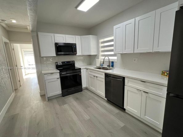 1214 NE 180th St, North Miami Beach FL 33162