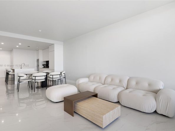 700 NE 24th St 4002, Miami FL 33137