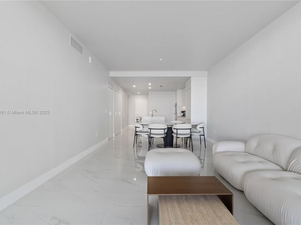 700 NE 24th St 4002, Miami FL 33137