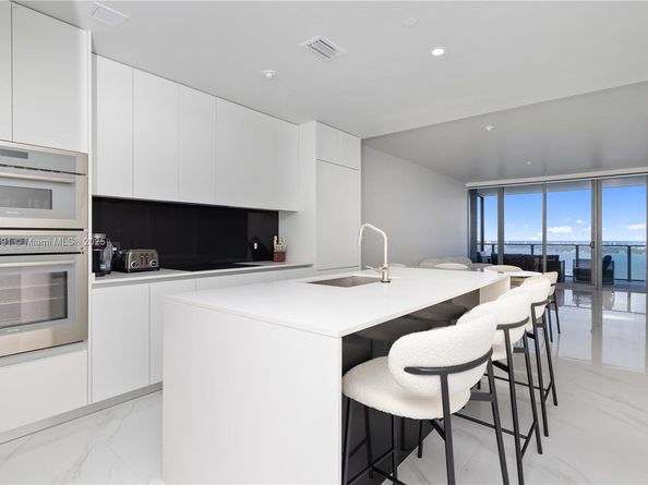 700 NE 24th St 4002, Miami FL 33137