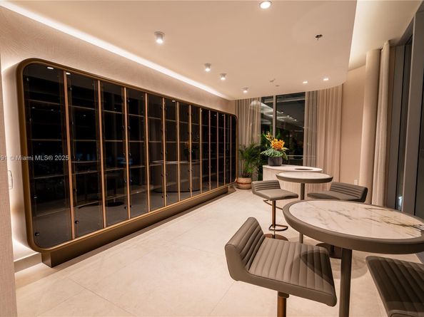 700 NE 24th St 4002, Miami FL 33137