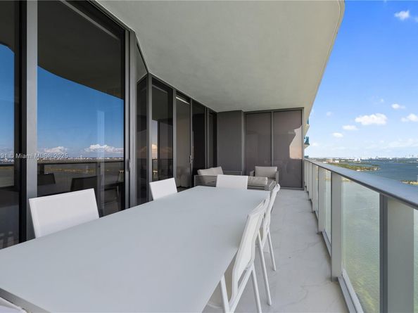 700 NE 24th St 4002, Miami FL 33137