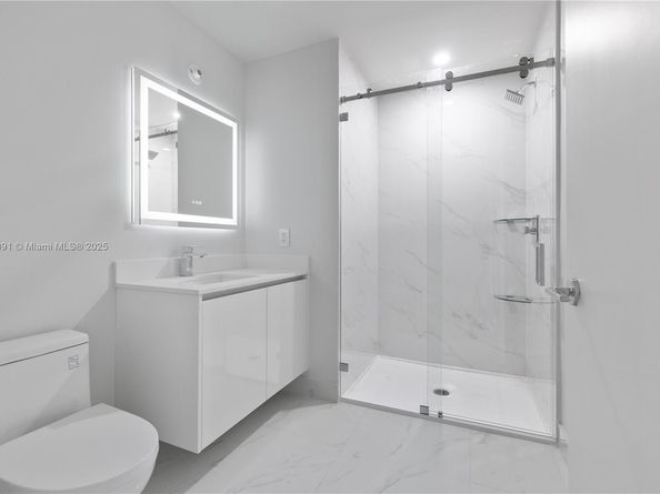 700 NE 24th St 4002, Miami FL 33137