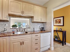 4806 NW 36th St 605, Lauderdale Lakes FL 33319