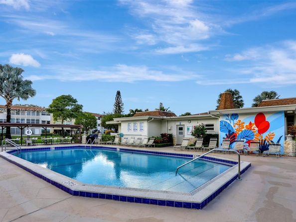 4806 NW 36th St 605, Lauderdale Lakes FL 33319