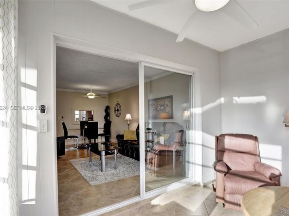 4806 NW 36th St 605, Lauderdale Lakes FL 33319