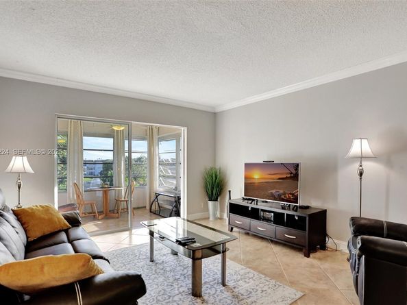 4806 NW 36th St 605, Lauderdale Lakes FL 33319