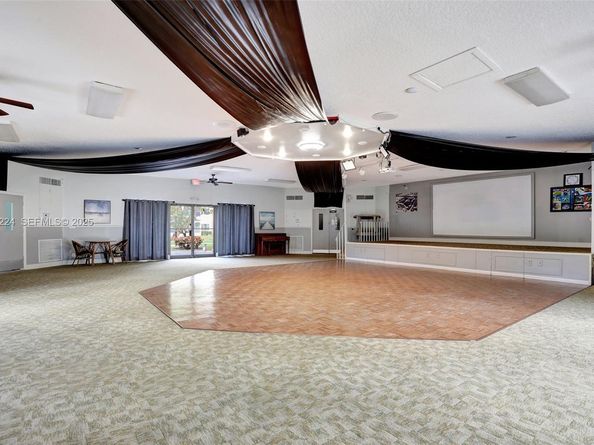 4806 NW 36th St 605, Lauderdale Lakes FL 33319