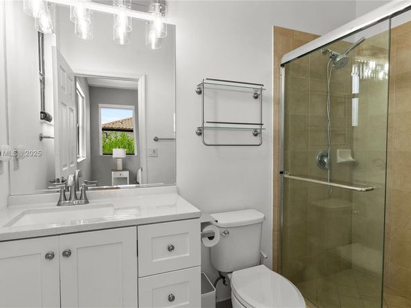 8877 W 35th Ave, Hialeah FL 33018