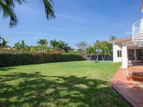 100 SW 26th Rd, Miami FL 33129