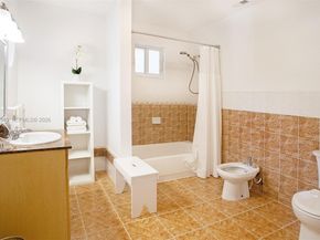 100 SW 26th Rd, Miami FL 33129