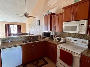 7171 Tam OShanter Blvd, North Lauderdale FL 33068