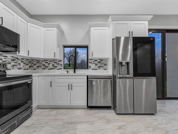 1962 NW 107th St, Miami FL 33167